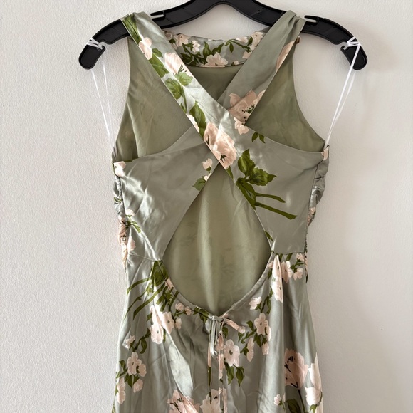 Reformation Anaiis Silk Dress in Tarragon - Picture 6 of 11